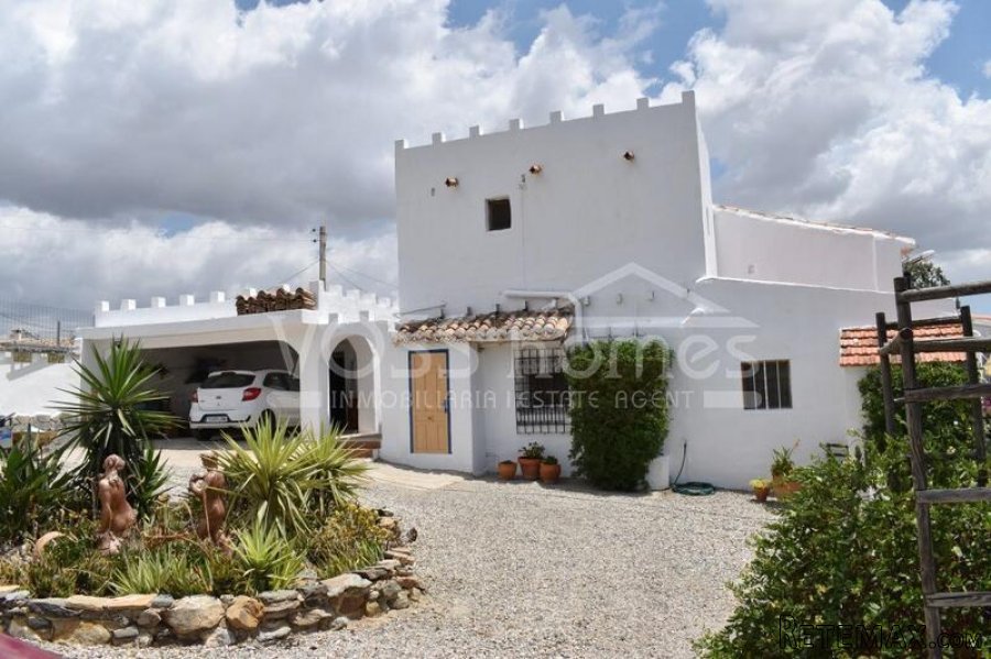 EXCLUSIVE TO VOSS HOMES - A stunning, beautifully.. - 14