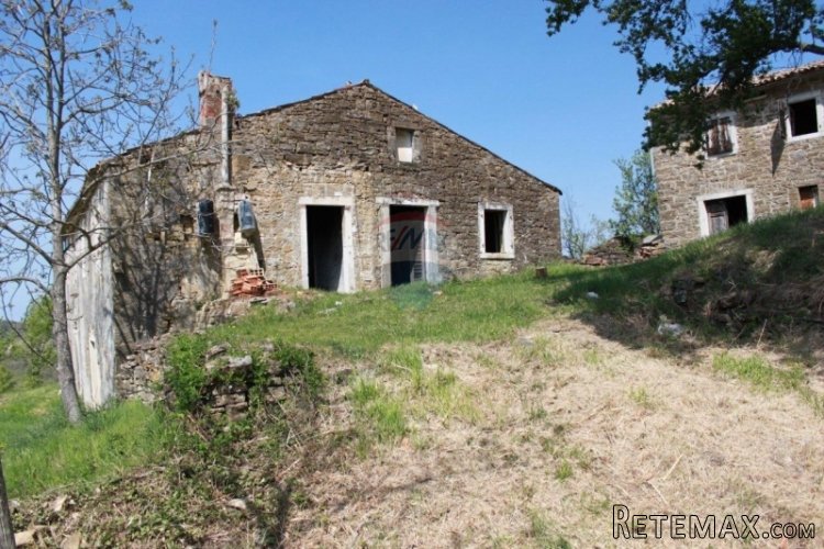 MOMJAN: BAJKOVITO ZEMLJIŠTE S KAMENIM KUĆAMA ZA ADAPTACIJU - 4