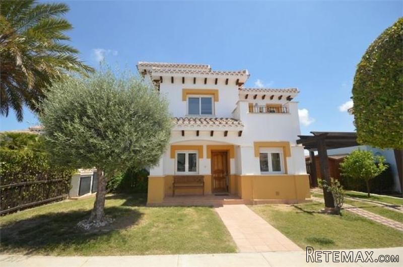 3 bedroom detached house for sale - 2