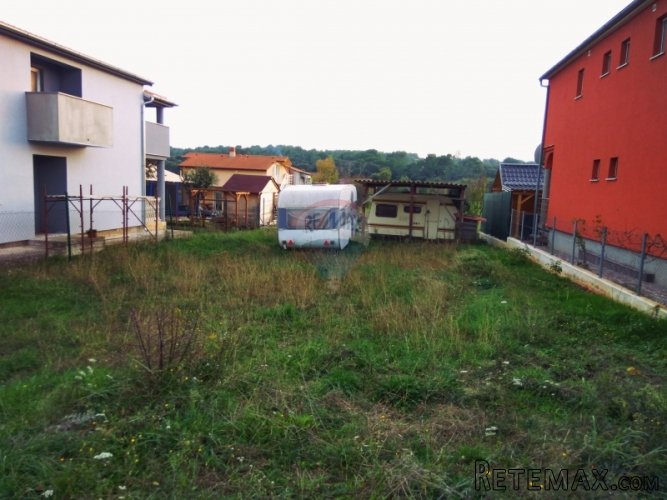 ISTRA, ŠTINJAN-Građevinsko zemljište 1km od mora