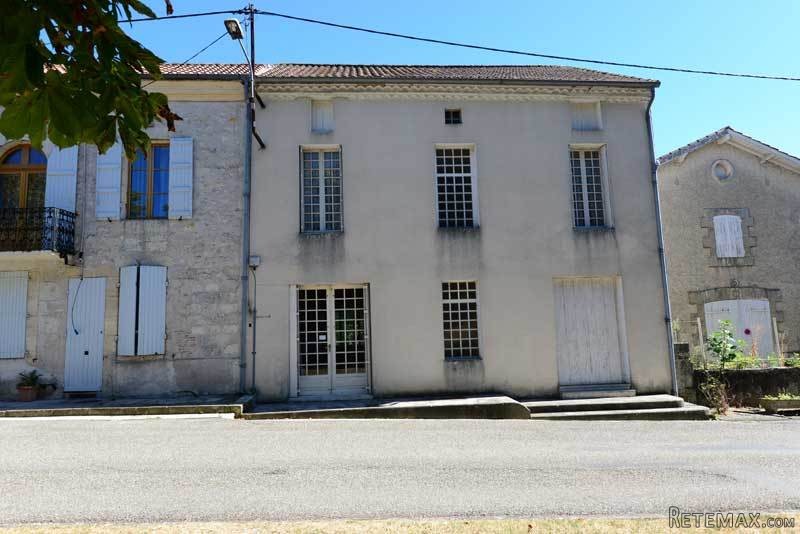 Maidon De Maitre With A Courtyard..