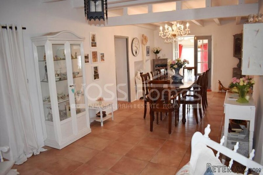 EXCLUSIVE TO VOSS HOMES - A stunning, beautifully.. - 18