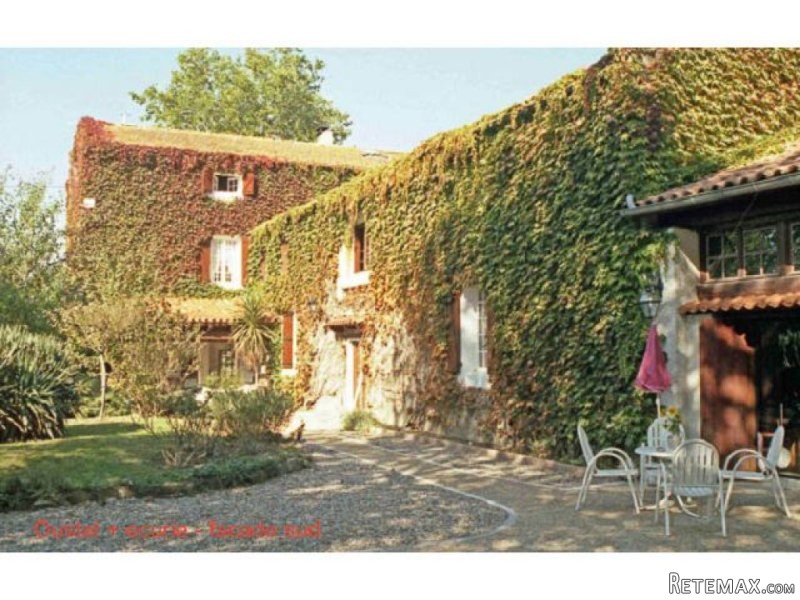 Pretty Stone House Split Into 9..