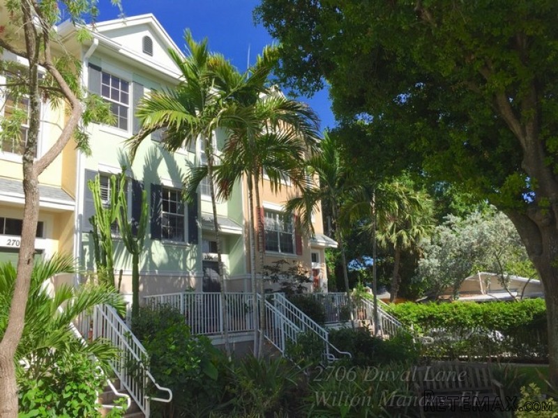 3 bedroom Town House For Sale: 2706.. - 2