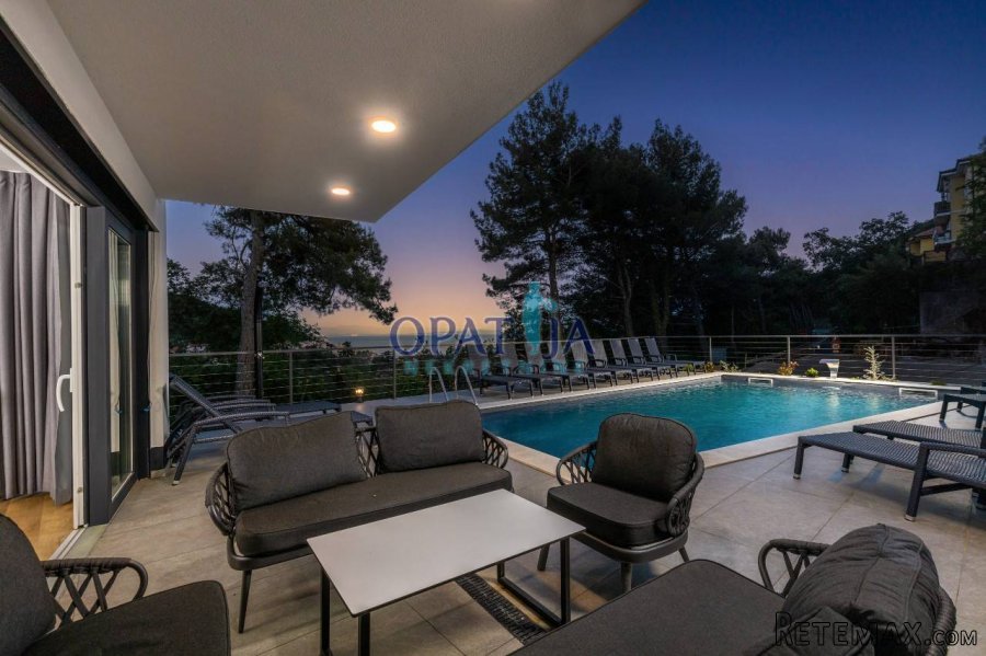 Opatija Mošćenička draga villa 331 m2 s bazenom