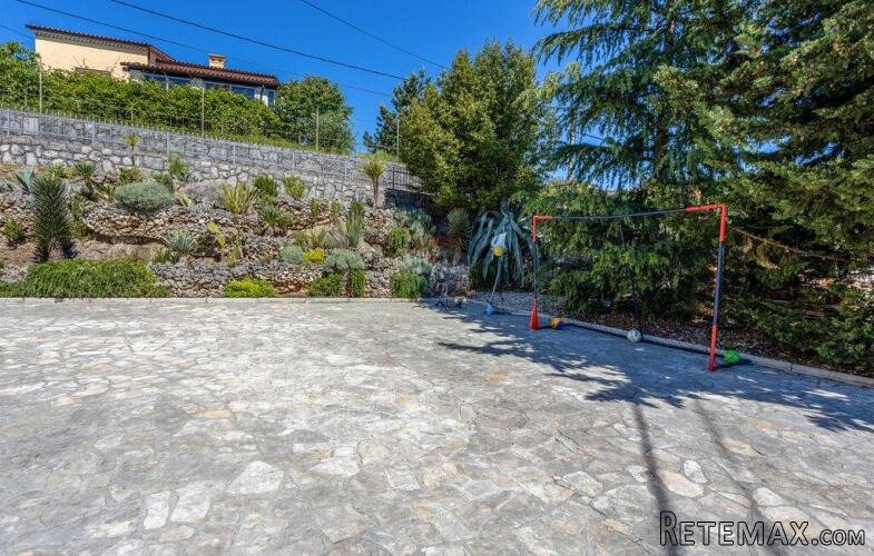 OPATIJA, POBRI- kuća 170 m2 s bazenom, garažom i pogledom na - 8