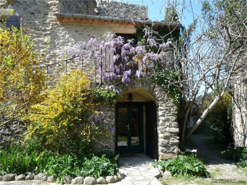 Character 2 Bedroom Apartment For Sale..