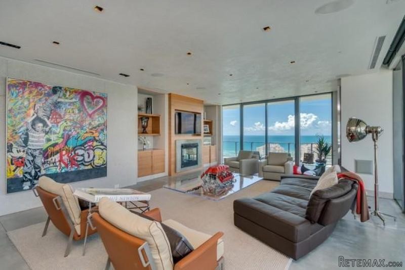 3 bedroom Flat For Sale: 800 S POINTE.. - 2