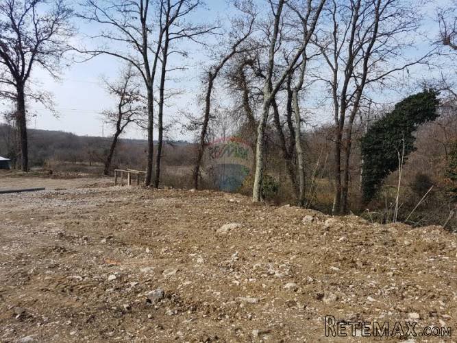Građevinska parcela na mirnoj lokaciji - 4