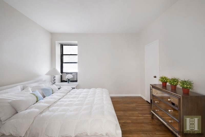 1 bedroom Apartment For Sale: 101 WEST.. - 2