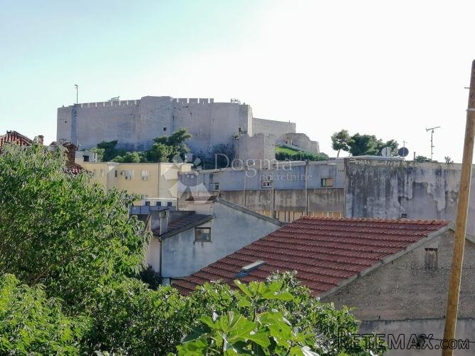 ŠIBENIK, stan u centru sa pogledom na more - 2