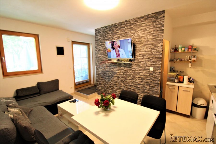 Rovinj,centar-novogradnja u starom gradu s pogledom na more - 2