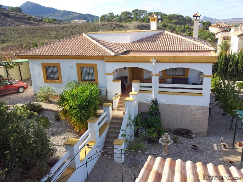 3 Bedrooms - Villa - Alicante - For Sale