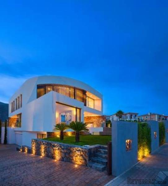 3 Bedroom 3 Bathroom Villa In Benidorm.. - 2