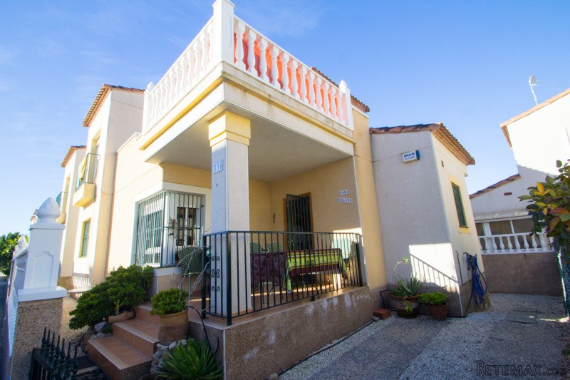 3 Bedrooms - Villa - Alicante - For Sale