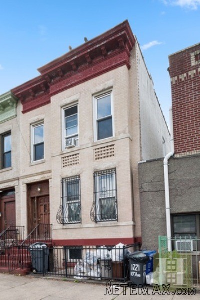 4 bedroom Town House For Sale: 1715..