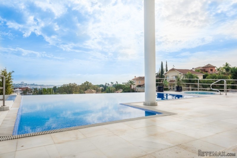 Designer Villa with Panoramic Sea Views.. - 2
