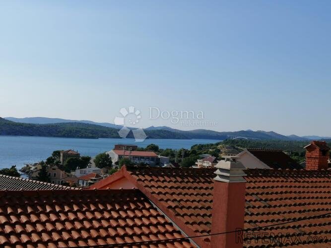 ŠIBENIK, stan u centru sa pogledom na more - 9