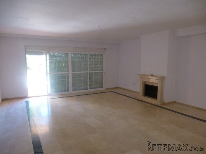 Large townhouse in lovely Nagueles. Spacious livingroom.. - 2