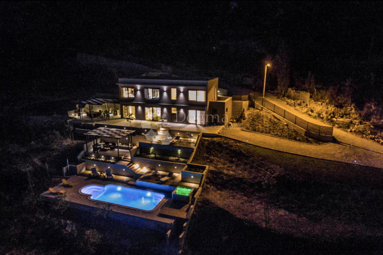 Luksuzna vila s panoramskim pogledom i potpunom privatnošću - 2