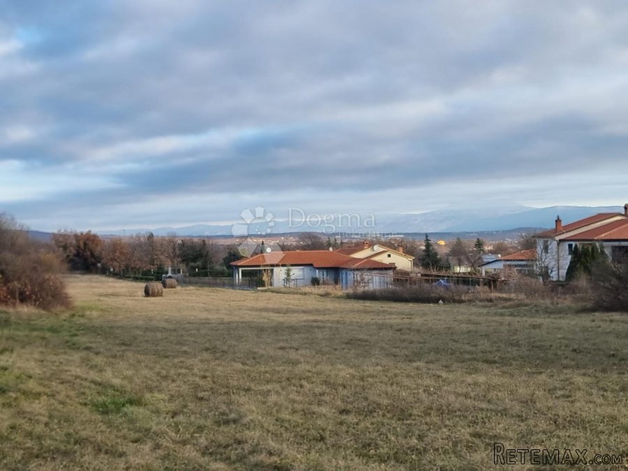 Građevinsko zemljište na mirnoj lokaciji - 3