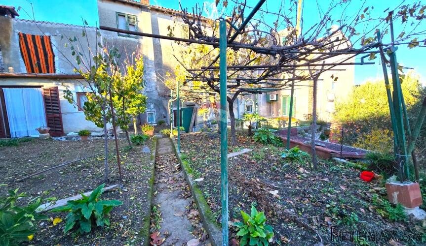 Rovinj, kuća sa vrtom i cisternom, mirna ulica, za renovacij - 3