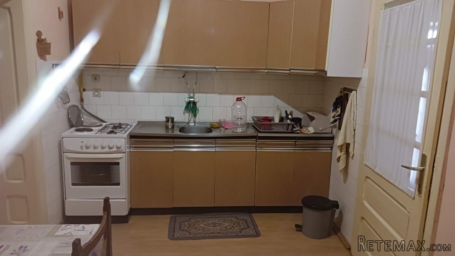 Kuca,2 stambene jedinice,poslovni prostor - 5
