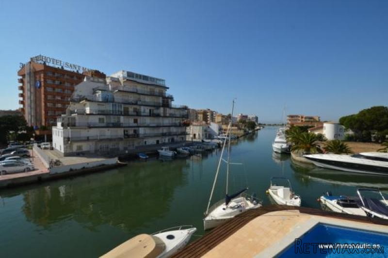 ROSES SANTA MARGARIDA: Renovated..