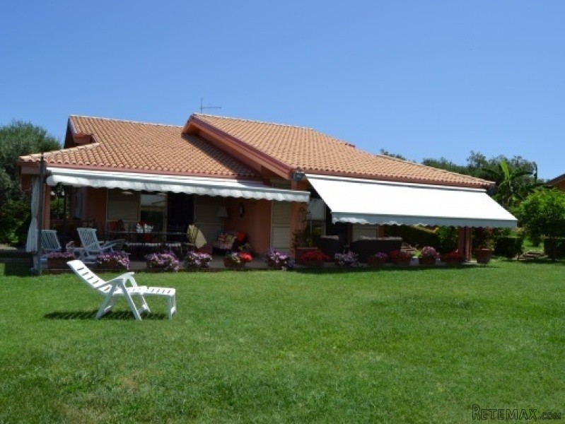 4 Bedrooms - Villa - Italy - For Sale