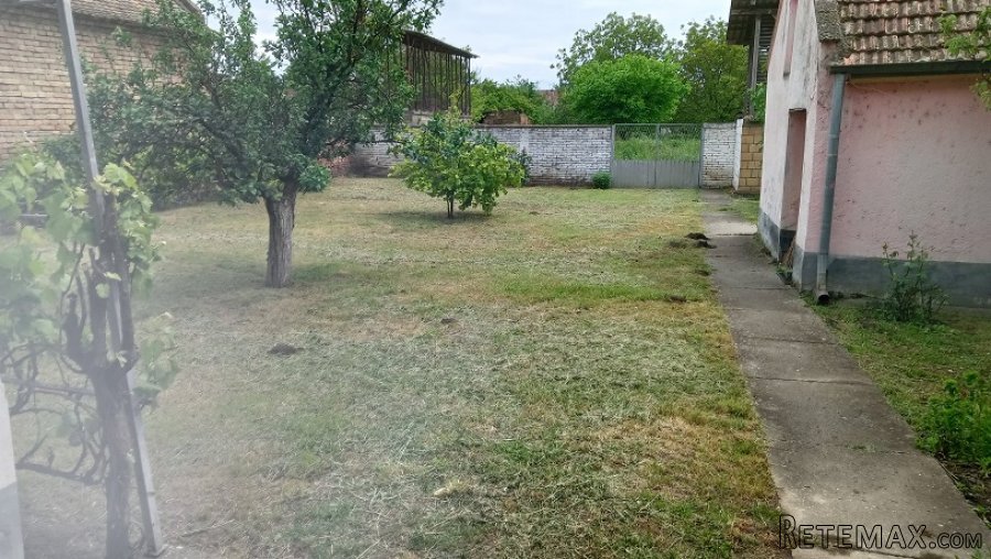 Kuca,2 stambene jedinice,poslovni prostor - 6
