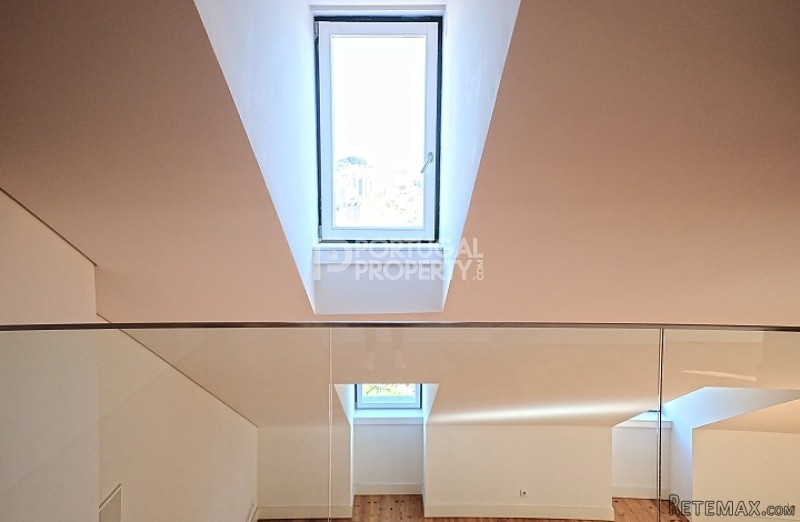 Spacious Duplex Apartment in Lisbon - 2