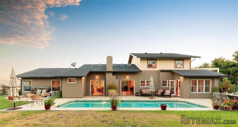 5 bedroom House For Sale: 3235 Calle..