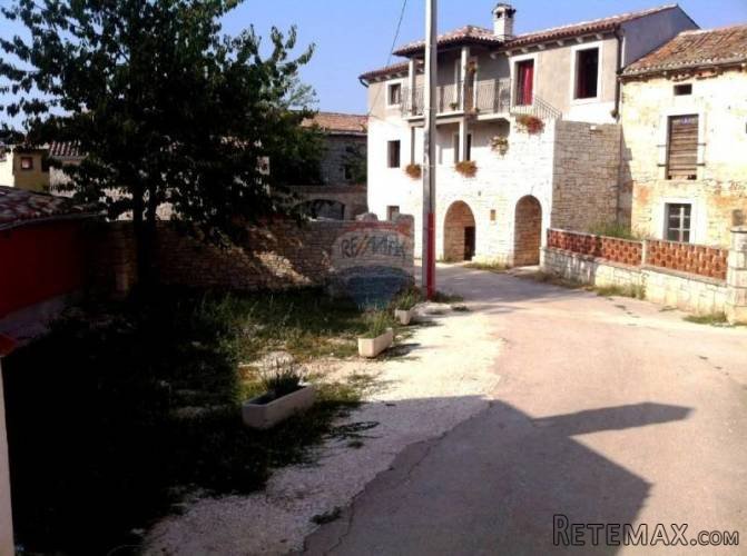 Istra,okolica Svetvinčente,starina sa mnogo šarma - 2
