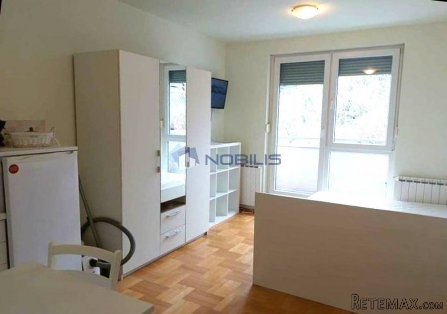 Zagreb, Vrapče, RIS naselje, 28 m2 + 11,50 m2 parking - 2