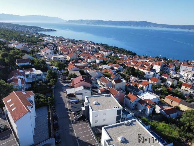 Crikvenica – novogradnja s pogledom, terasa i parking - 3