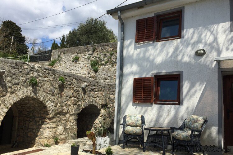 Bribir,kuća u centru