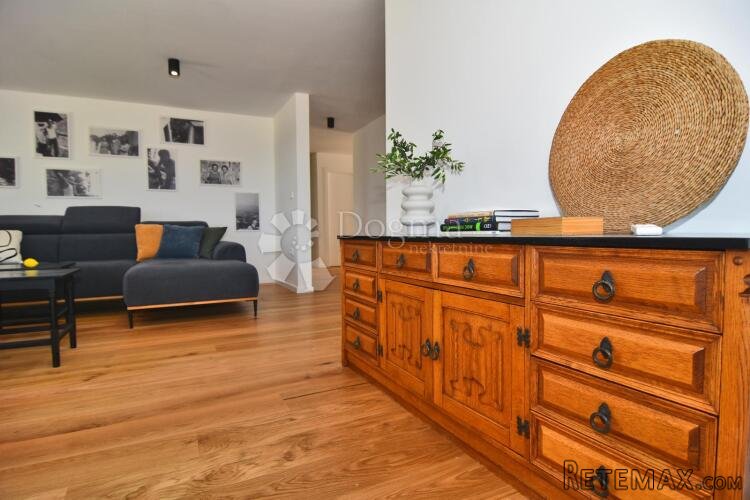 DUGI OTOK - MODERNA VILA 362 m2 BLIZU MORA - 6
