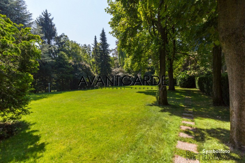 Plot for construction of a villa