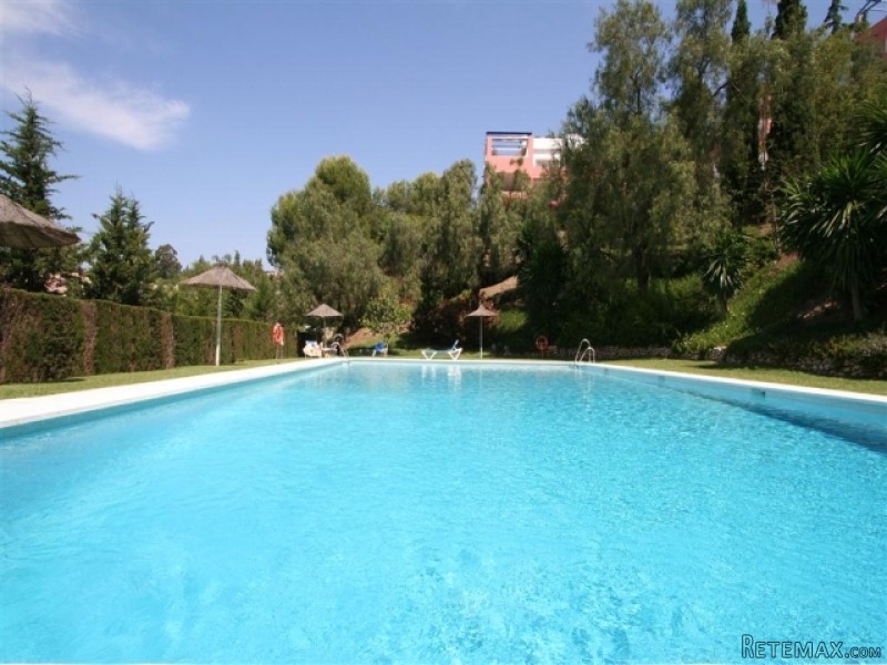 2 Bedroom Apartment For Sale In Los..