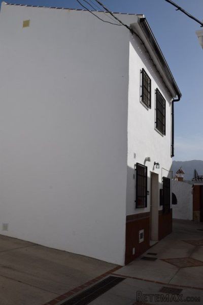 Town House for Sale in Periana 89.950..