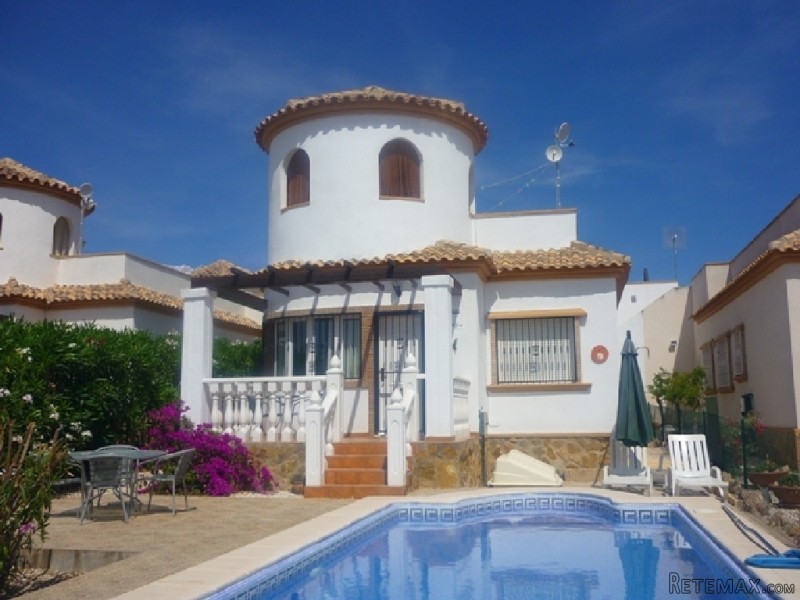 3 Bedrooms - Villa - Alicante - For Sale