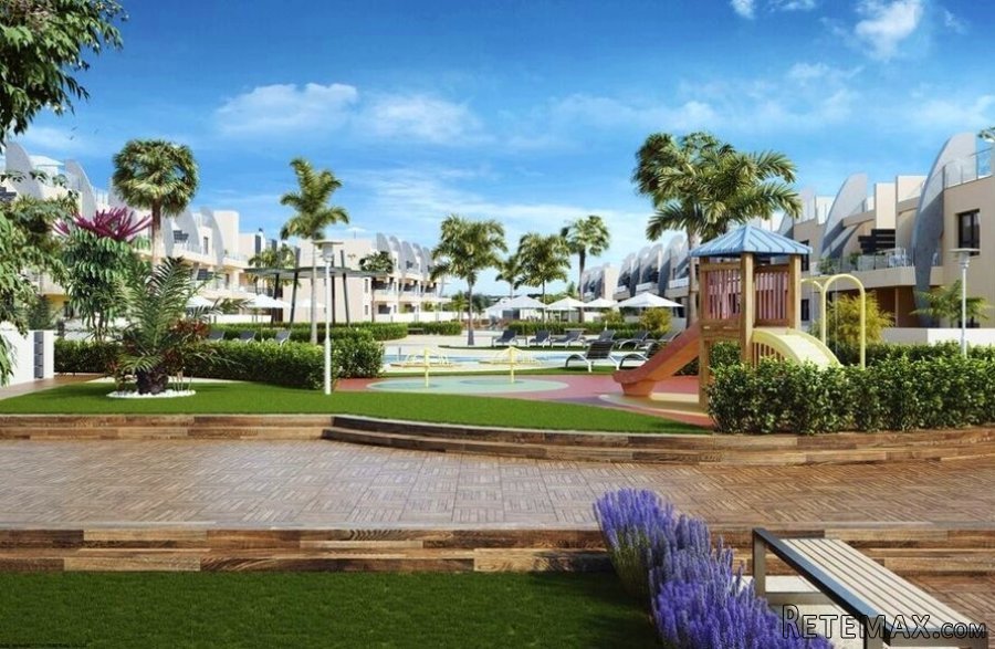 El apartamento está situado en la planta superior con una.. - 4