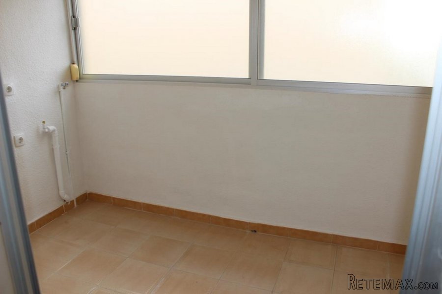 Este apartamento de 3 dormitorios y 2 baños está situado e.. - 4