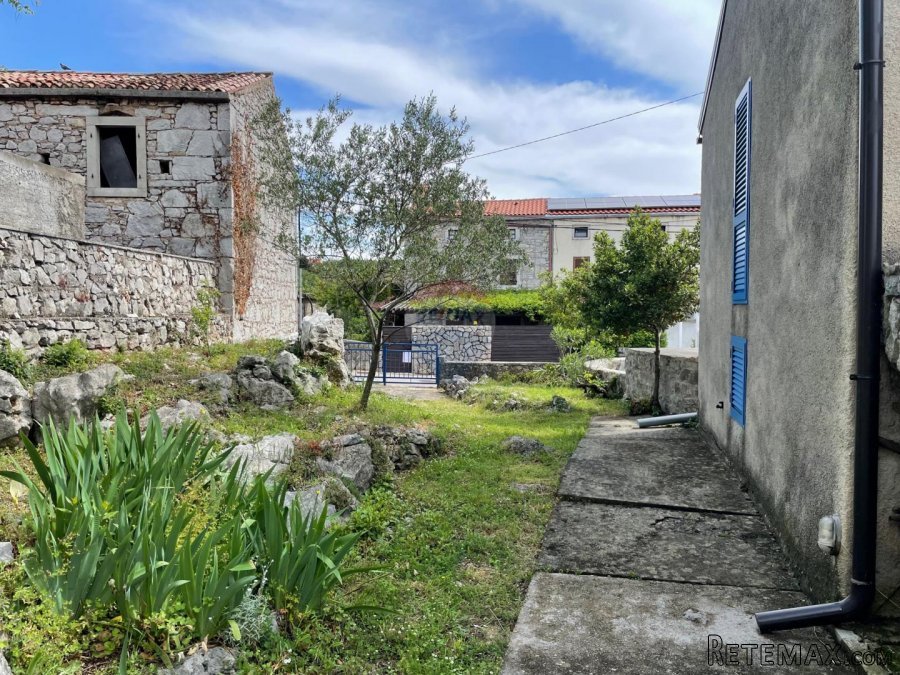 Krk, Kornić, kamena kuća 65 m2 s okućnicom 320 m2 - 4