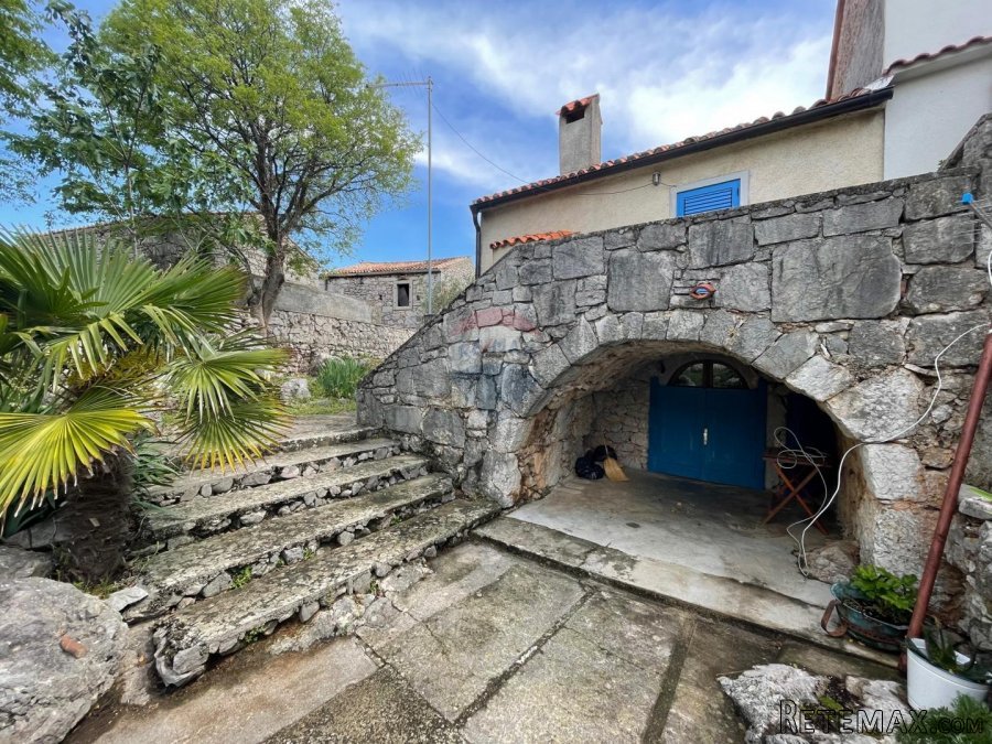 Krk, Kornić, kamena kuća 65 m2 s okućnicom 320 m2 - 5