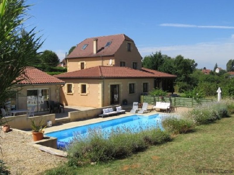 Stunning House with Pool