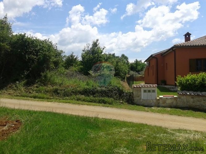 Građevinsko zemljište s puno poljoprivrednog zemljišta - 4
