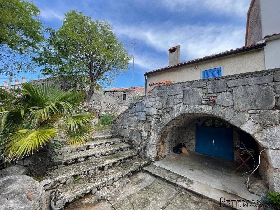 Krk, Kornić, kamena kuća 65 m2 s okućnicom 320 m2 - 7