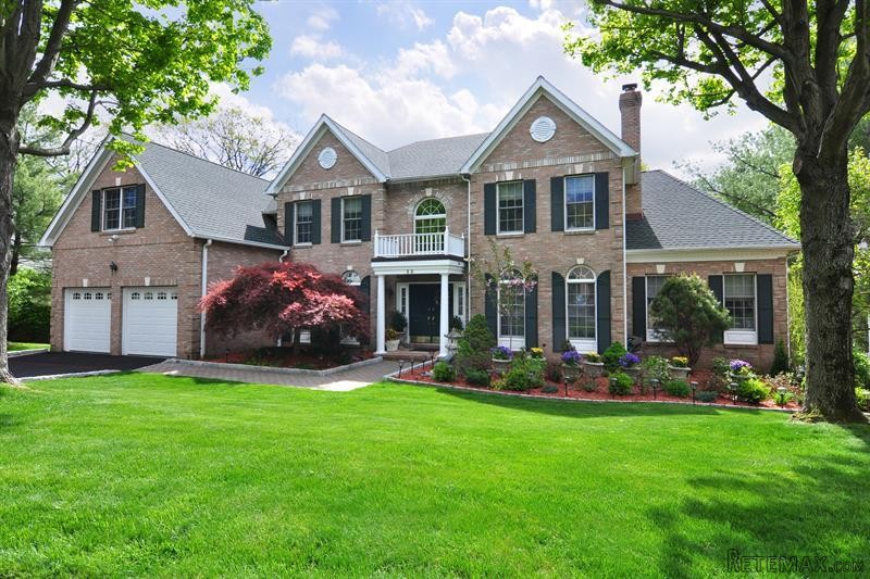6 bedroom House For Sale: 33 Sheldon..
