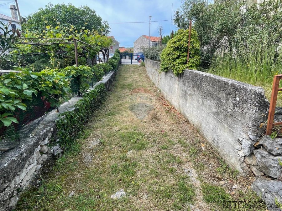 Krk, Kornić, kamena kuća 65 m2 s okućnicom 320 m2 - 10
